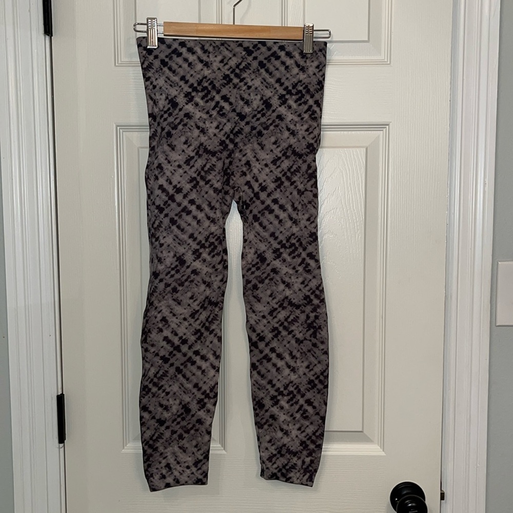Spanx Print Cropped Look At Me Now Seamless High Waist Leggings Sz XL Shaping‎